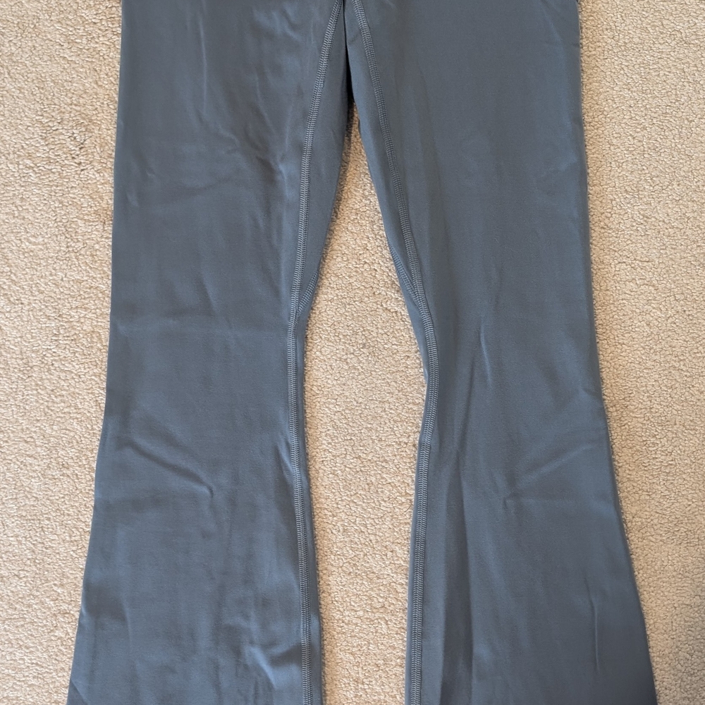 Under Armour NWT Movement Flare